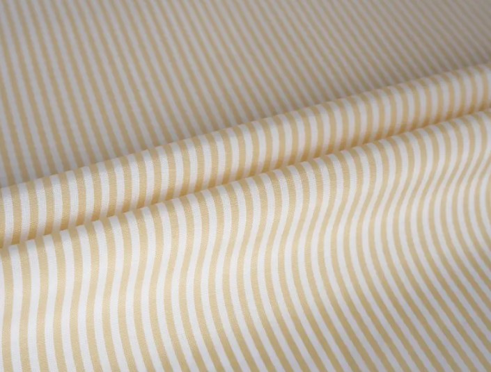 Ang application ng matibay at magandang sinulid na manggas na tela na may lining sa high-end na disenyo ng damit